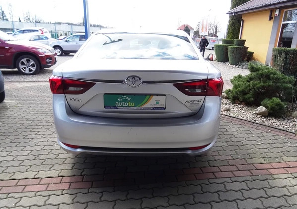 Toyota Avensis cena 42900 przebieg: 201000, rok produkcji 2015 z Sosnowiec małe 326